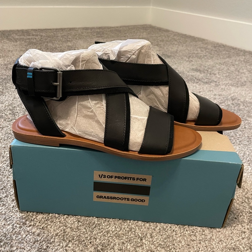NIB TOMS Sidney Sandal - Black - Sz 7.5 W